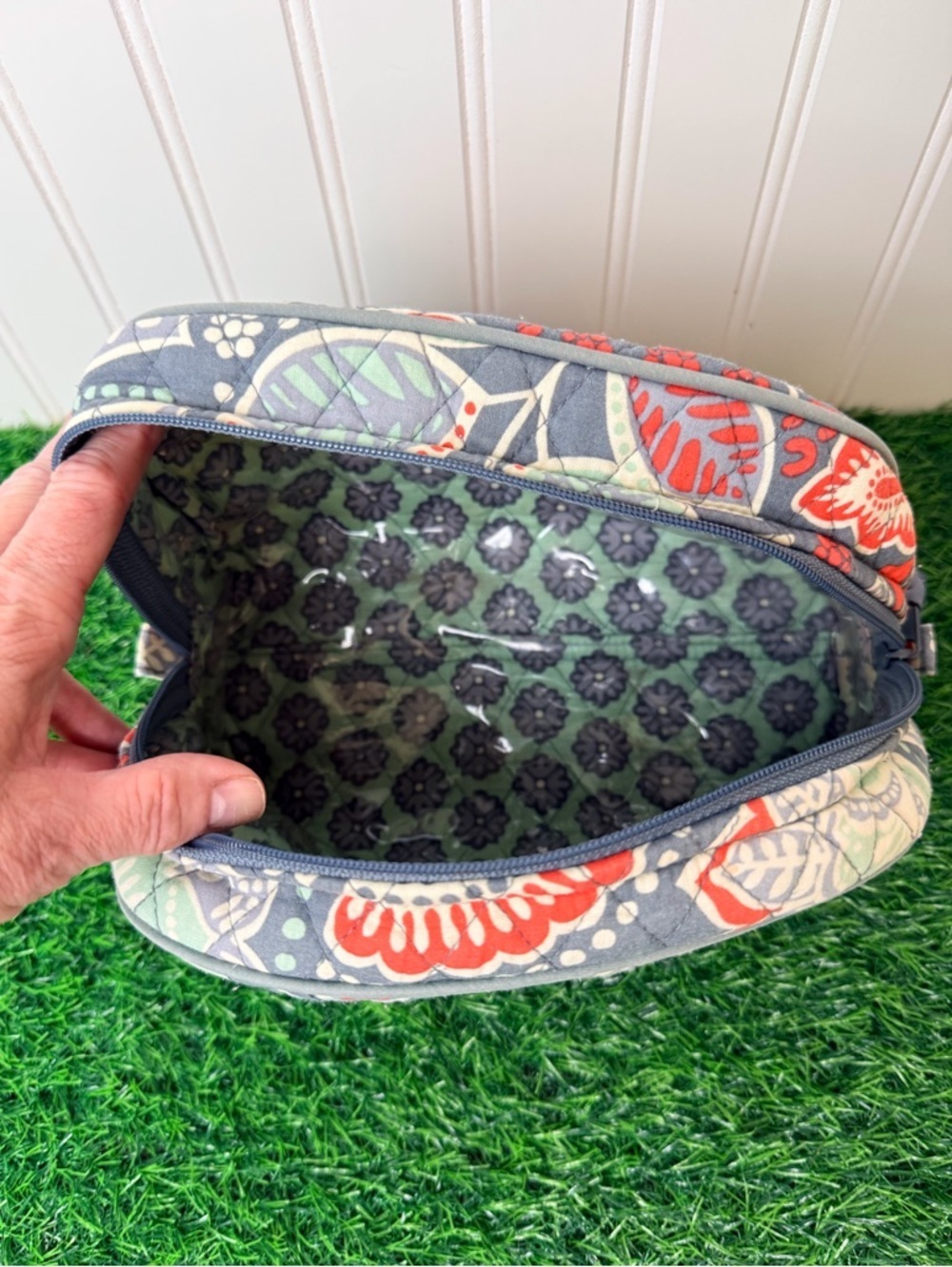 Vera Bradley Nomadic Floral Large Cosmetic Bag Lined Gray/Red/Mint GUC - Picture 5 of 7